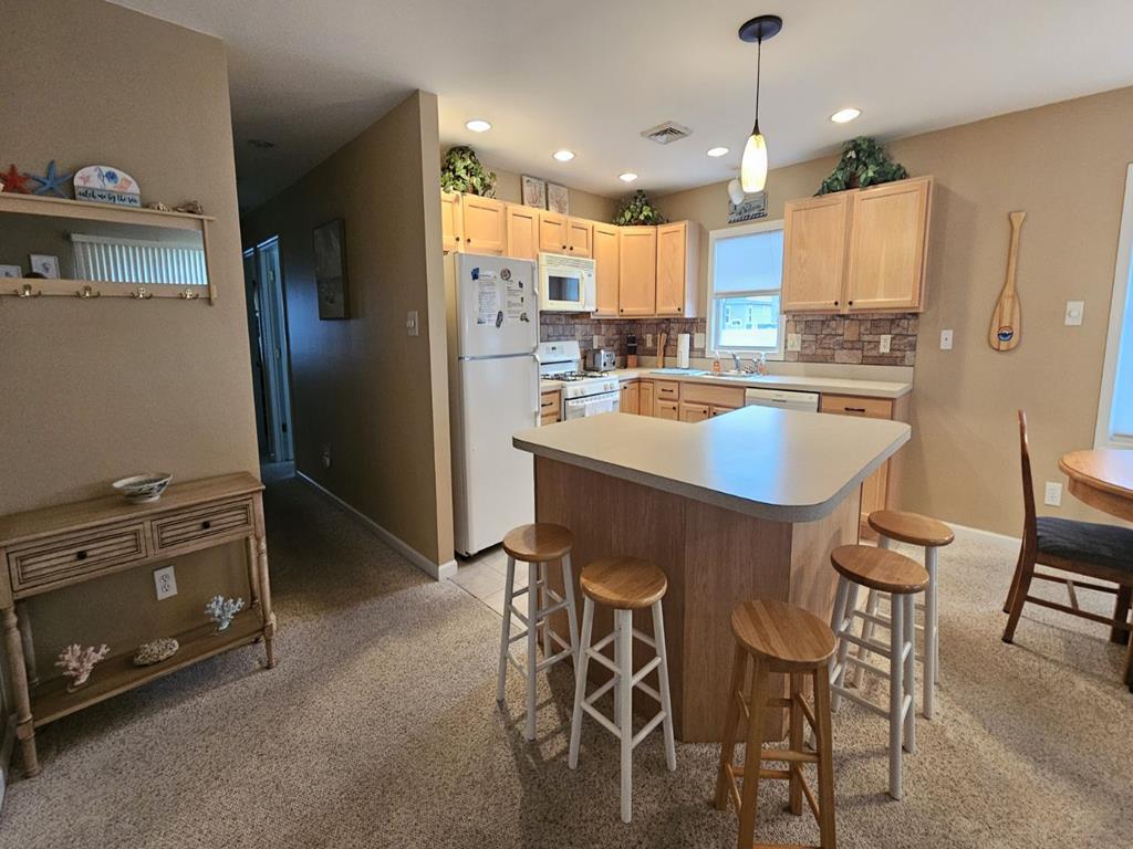 125 EAST MAPLE AVENUE #202 - WILDWOOD SUMMER VACATION RENTALS at WILDWOODRENTS.COM managed by 